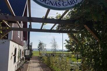 Lanthotell Lögnäs Gård