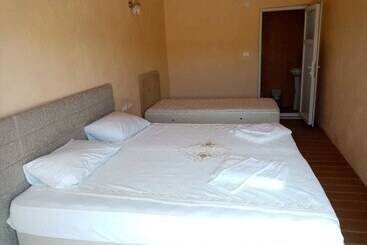 پانسیون Elibol Camping