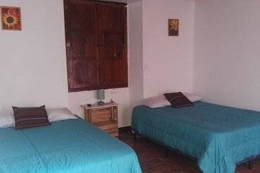 پانسیون Hostal Girasol