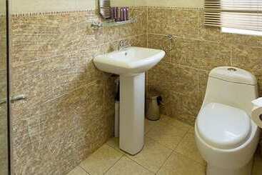 پانسیون Lakeview Guest House