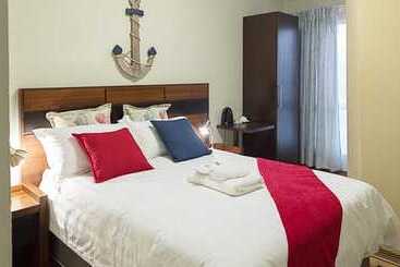 پانسیون Lakeview Guest House