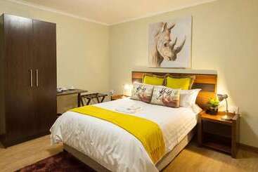 پانسیون Lakeview Guest House