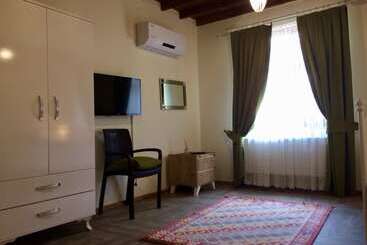 پانسیون Tas Suite Konukevi