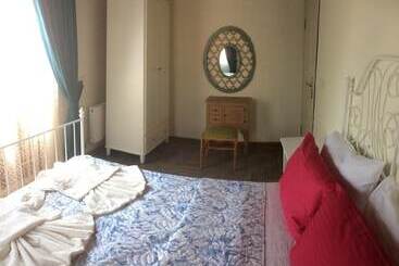 پانسیون Tas Suite Konukevi