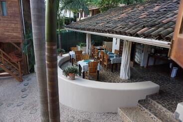 The Beach Bungalows Tamarindo B&b