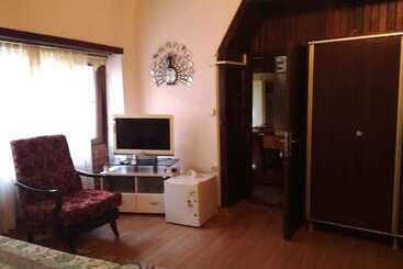 Urla Tarihi Han Otel