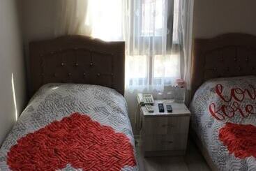 Urla Tarihi Han Otel