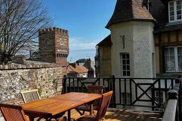 Villa Castel Chambres D Hôtes B&b