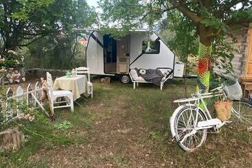 Yol Glamping Hotel Retreat Center