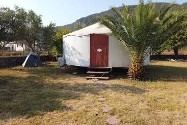 Yol Glamping Hotel Retreat Center