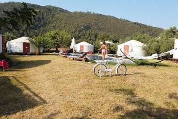 Yol Glamping Hotel Retreat Center