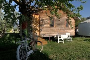 Yol Glamping Hotel Retreat Center