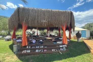 Yol Glamping Hotel Retreat Center