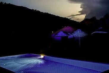 Yol Glamping Hotel Retreat Center