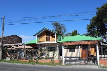 هاستل Hostal Macondo