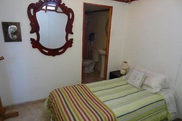 تختخواب و صبحانه Hostal Vida 2000