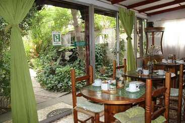 تختخواب و صبحانه Hostal Vida 2000