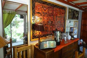 تختخواب و صبحانه Hostal Vida 2000