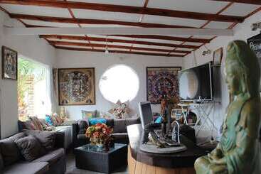 تختخواب و صبحانه Hostal Vida 2000