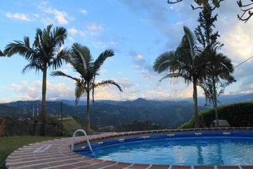 تختخواب و صبحانه Velez Del Campo