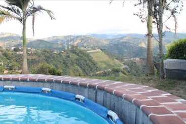 تختخواب و صبحانه Velez Del Campo