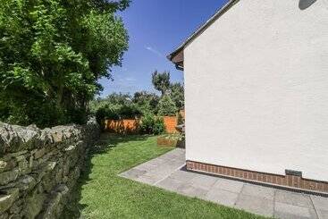 Buttercup Cottage