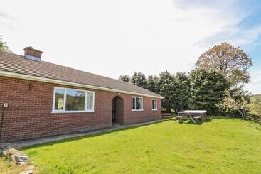 Glanyrafon Bungalow