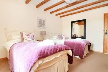Hawthorn Cottage