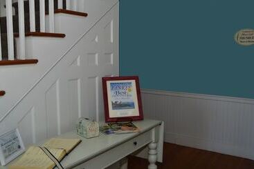 Hotel Beach Breeze Inn