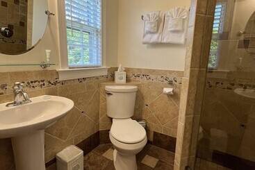 Hotel Beach Breeze Inn