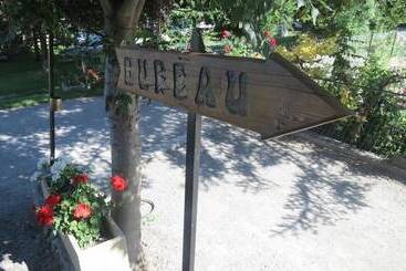 هتل Camping La Tour
