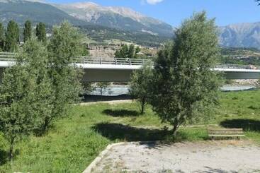 هتل Camping La Tour