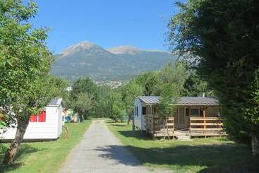 هتل Camping La Tour
