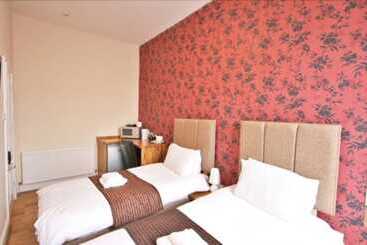هتل Central Studios Gloucester Place