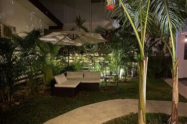 هتل Good Life Lodge