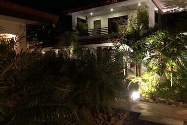 هتل Good Life Lodge