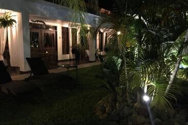 هتل Good Life Lodge