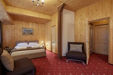 هتل Graal Resort