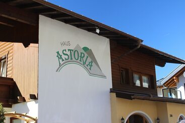 ホテル Haus Astoria