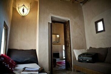 هتل Kasbah Ait Ben Moro