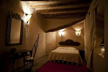هتل Kasbah Ait Ben Moro