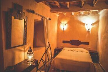 هتل Kasbah Ait Ben Moro