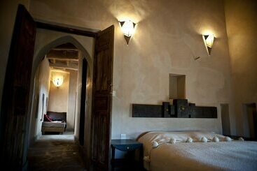 هتل Kasbah Ait Ben Moro