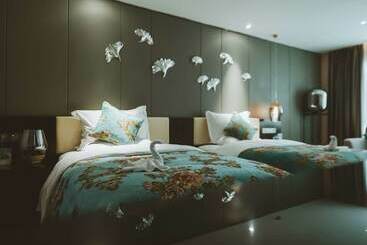 Tulip Inn Huaxi Hotel   Guiyang