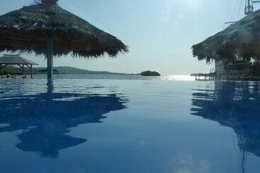 هتل Wikkid Resort