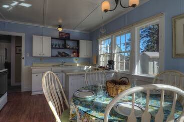 Murphy S Riverside    Ev #3178 2 Bedroom Cottage By Redawning