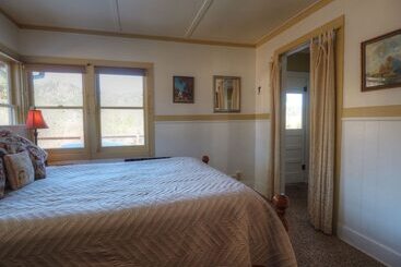 Murphy S Riverside    Ev #3178 2 Bedroom Cottage By Redawning