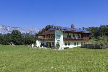 پانسیون Ferienwohnungen Gästehaus Lärcheck