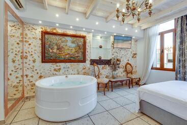 پانسیون Hamam Suites Portou