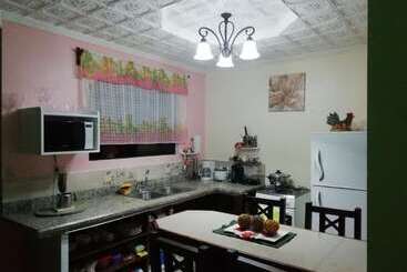 پانسیون Nayuribe Familiar House